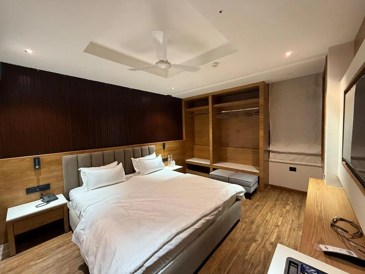Signature Suite By The Lazy Host Udaipur 0*,
